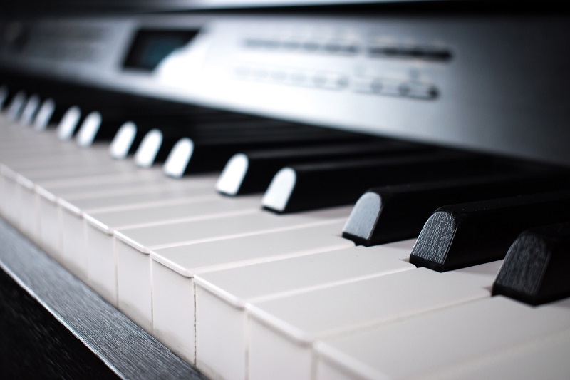 learn to play piano
